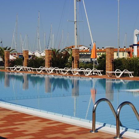 Residence Maestrale Каорле Екстер'єр фото