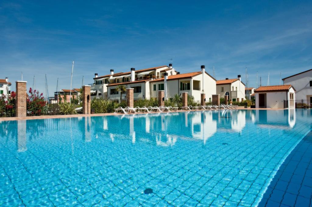 Residence Maestrale Каорле Екстер'єр фото